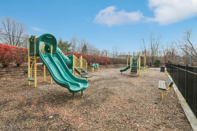 44 Averell Dr, Parsippany-troy Hills Twp., NJ 07950