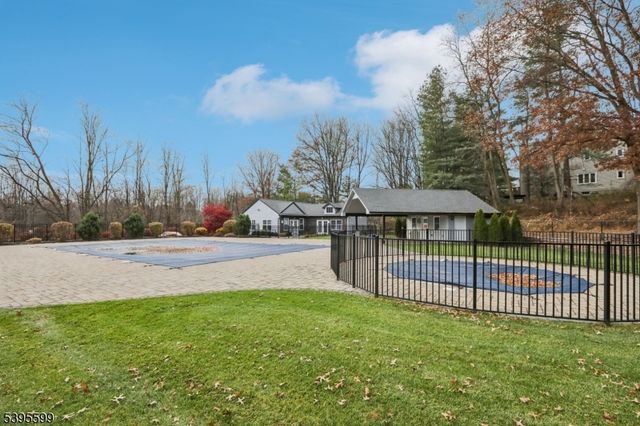 44 Averell Dr, Parsippany-troy Hills Twp., NJ 07950