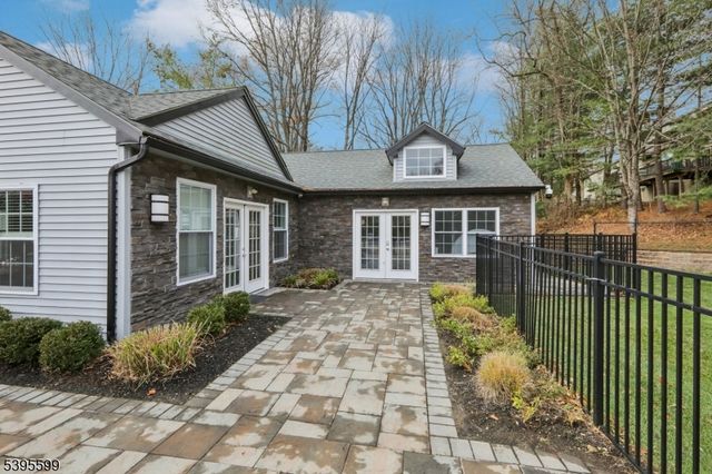 44 Averell Dr, Parsippany-troy Hills Twp., NJ 07950