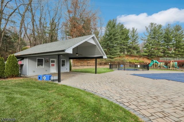 44 Averell Dr, Parsippany-troy Hills Twp., NJ 07950