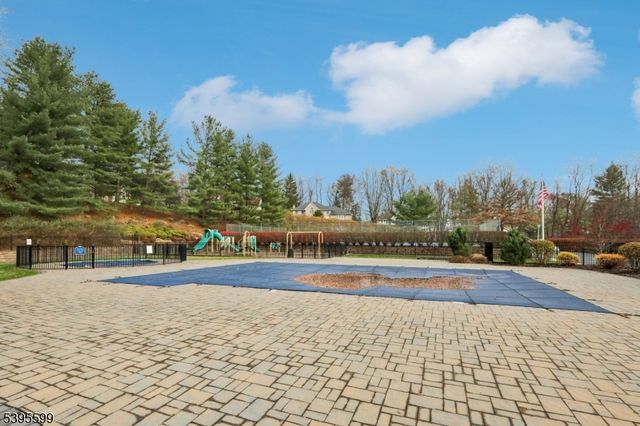 44 Averell Dr, Parsippany-troy Hills Twp., NJ 07950