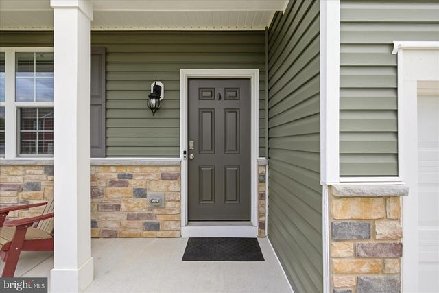 314 CENTERGATE DR, Charles Town, WV 25414