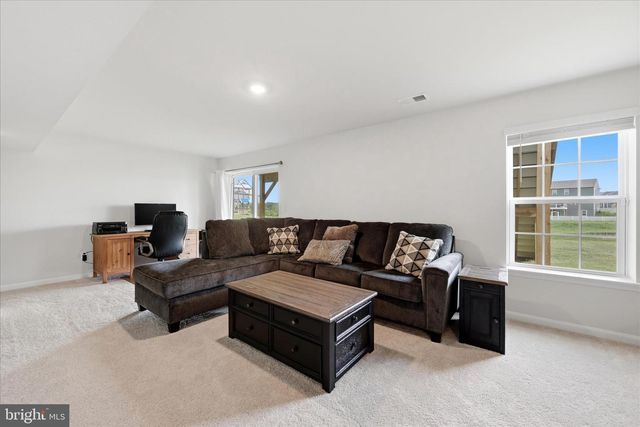 314 CENTERGATE DR, Charles Town, WV 25414