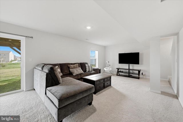 314 CENTERGATE DR, Charles Town, WV 25414