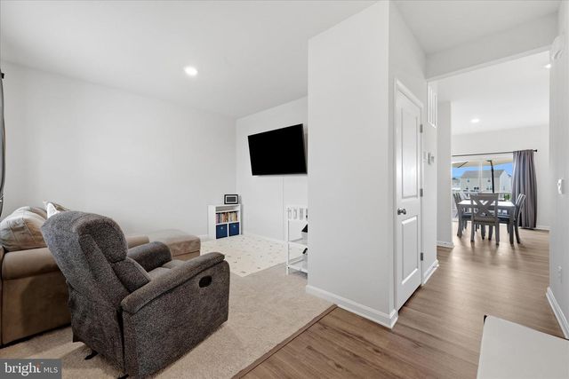 314 CENTERGATE DR, Charles Town, WV 25414