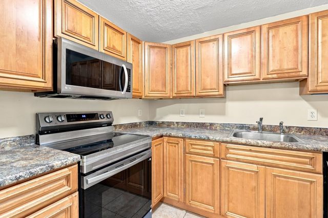 80 Stanton Street 2, Worcester, MA 01605