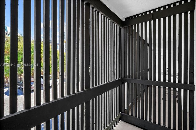 3265 Virginia St 19, Miami, FL 33133