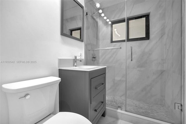 3265 Virginia St 19, Miami, FL 33133