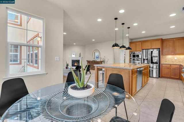 733 733 W Questa Trl, Mountain House, CA 95391