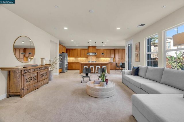 733 733 W Questa Trl, Mountain House, CA 95391