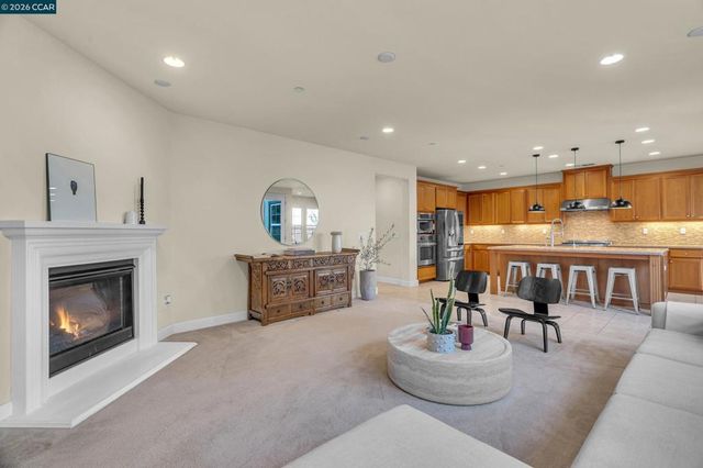 733 733 W Questa Trl, Mountain House, CA 95391