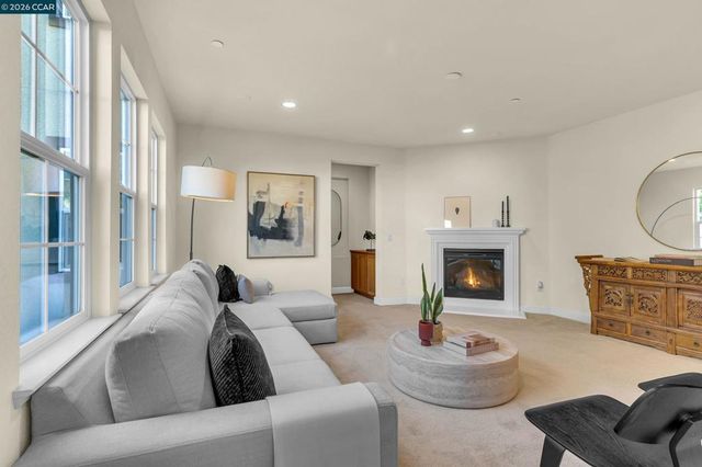 733 733 W Questa Trl, Mountain House, CA 95391