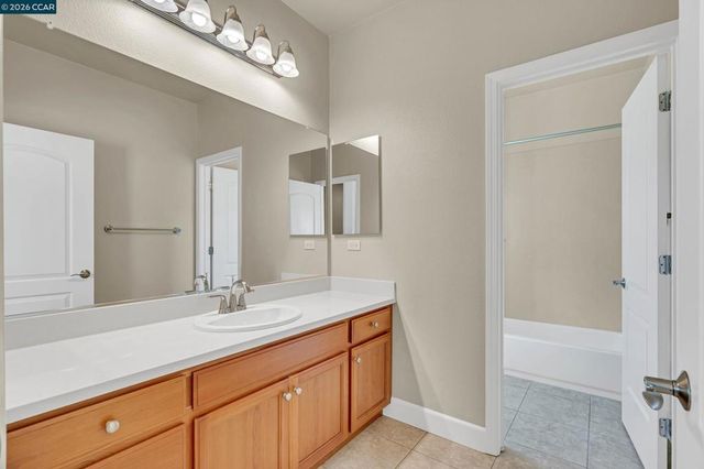 733 733 W Questa Trl, Mountain House, CA 95391