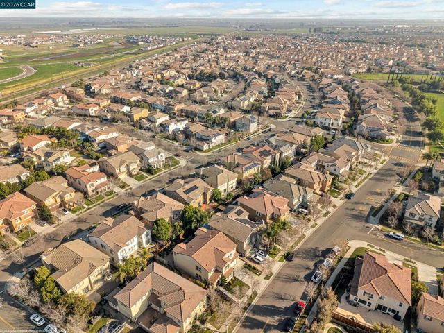 733 733 W Questa Trl, Mountain House, CA 95391