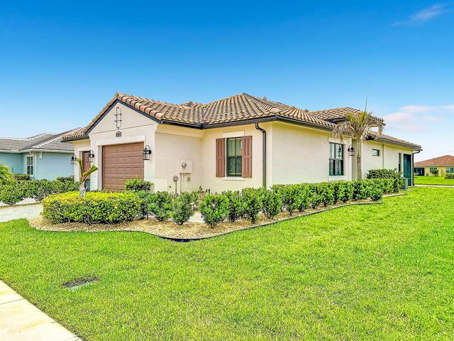 27051 SW Viterbo Way, Port St. Lucie, FL 34986