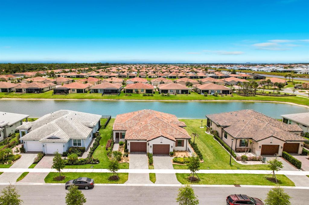 27051 SW Viterbo Way, Port St. Lucie, FL 34986
