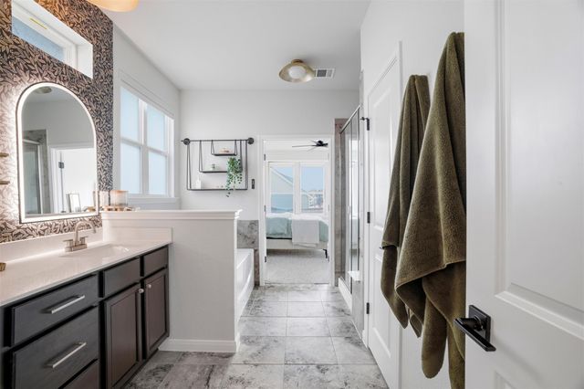 621 Goldenwave WAY, Liberty Hill, TX 78642