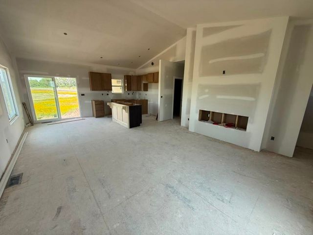 1620 E Midway Ct, Valley Center, KS 67147
