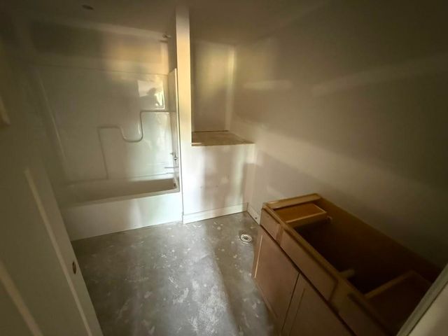 1620 E Midway Ct, Valley Center, KS 67147
