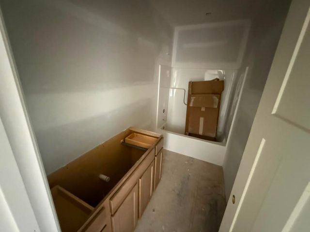 1620 E Midway Ct, Valley Center, KS 67147