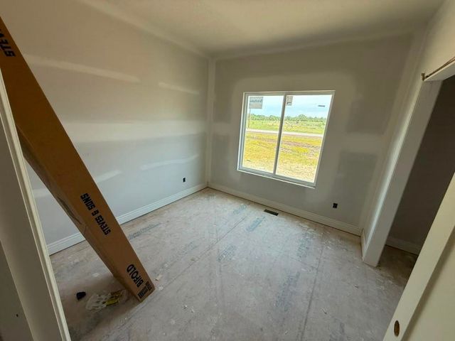 1620 E Midway Ct, Valley Center, KS 67147