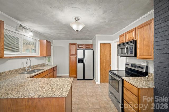 316 Hibriten Drive SW, Lenoir, NC 28645