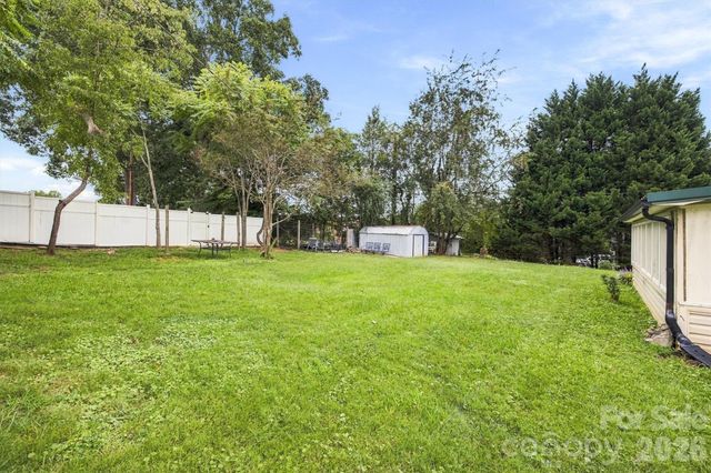 316 Hibriten Drive SW, Lenoir, NC 28645