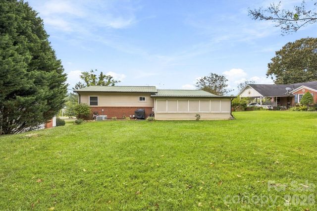 316 Hibriten Drive SW, Lenoir, NC 28645