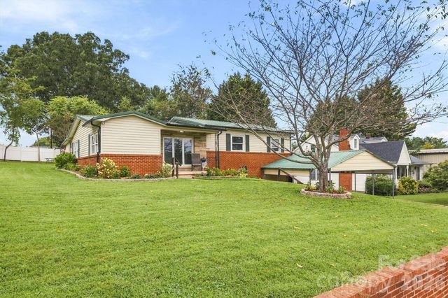 316 Hibriten Drive SW, Lenoir, NC 28645