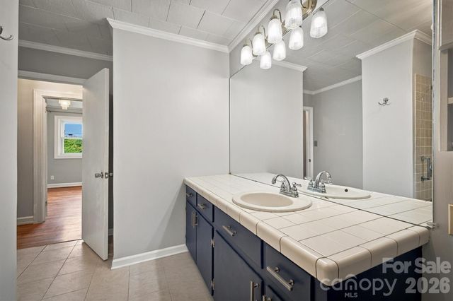 316 Hibriten Drive SW, Lenoir, NC 28645