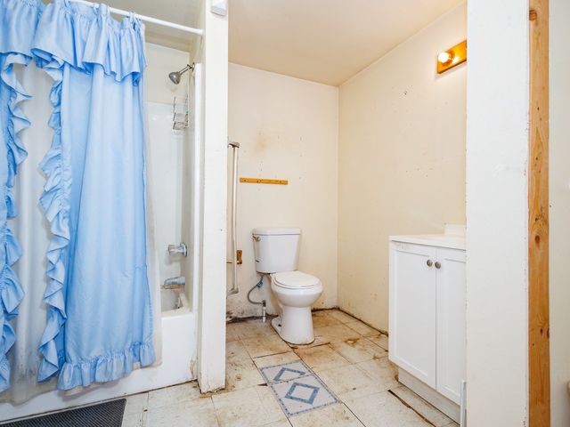 203 Avenue E, Blanket, TX 76432