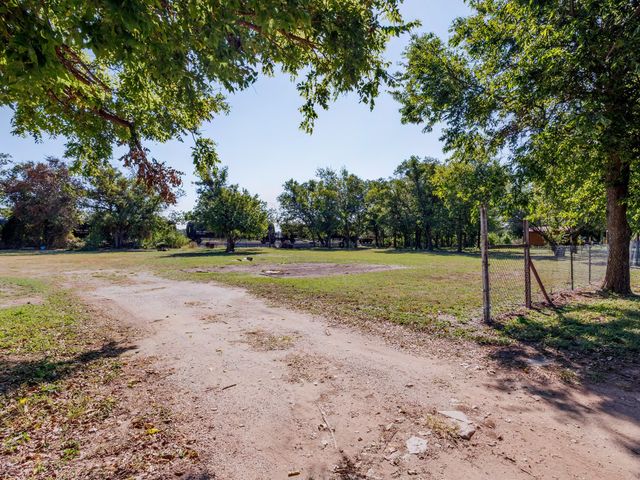 203 Avenue E, Blanket, TX 76432