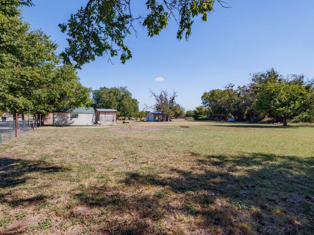 203 Avenue E, Blanket, TX 76432