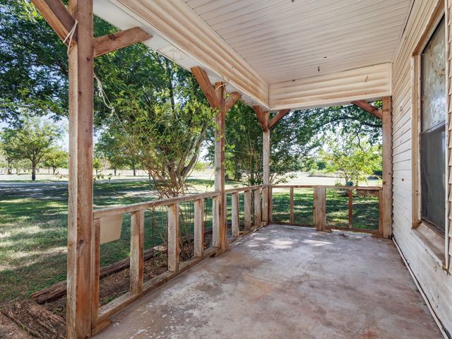 203 Avenue E, Blanket, TX 76432