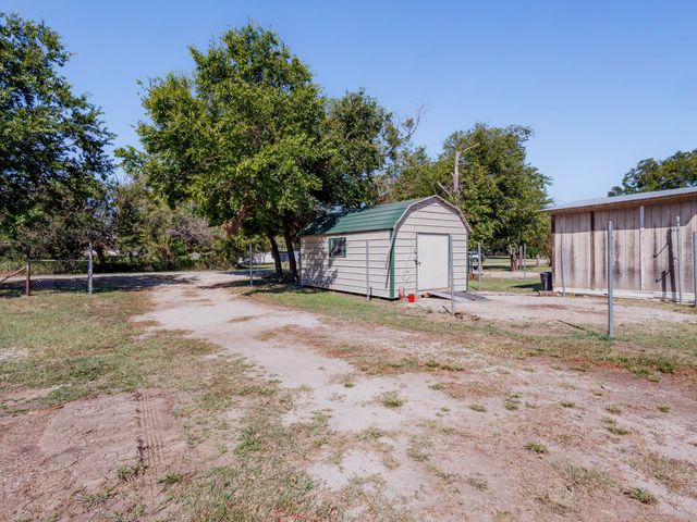 203 Avenue E, Blanket, TX 76432