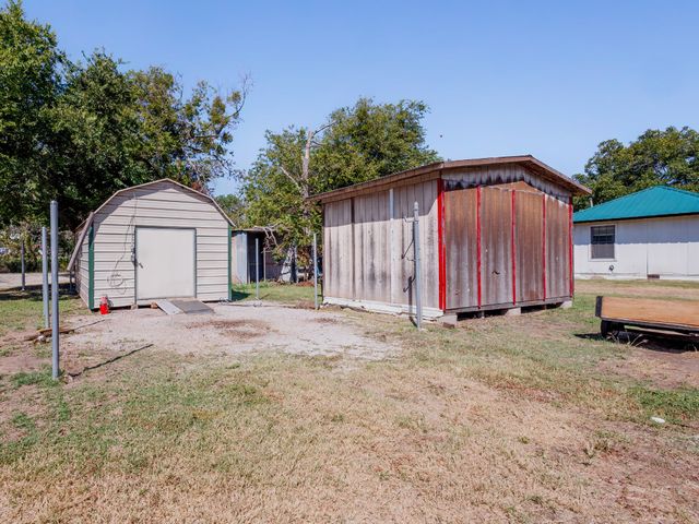 203 Avenue E, Blanket, TX 76432