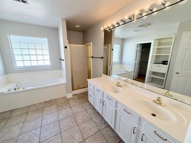 884 N Meadowlands Drive, Fayetteville, AR 72704