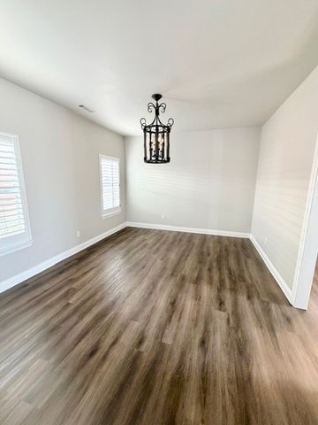 884 N Meadowlands Drive, Fayetteville, AR 72704