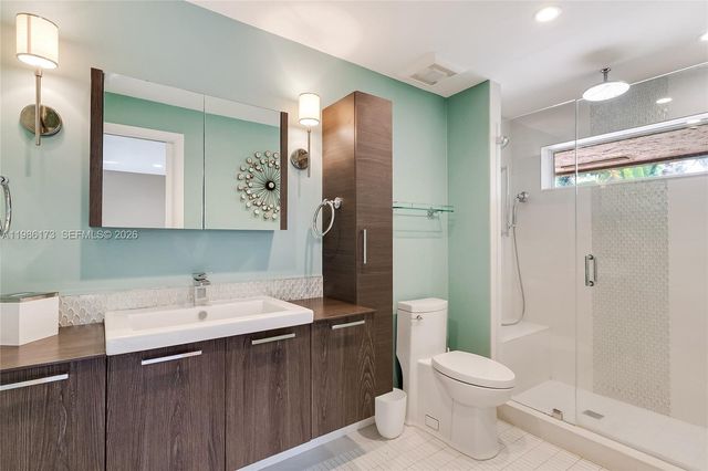 2011 NE 211th Ter, Miami, FL 33179