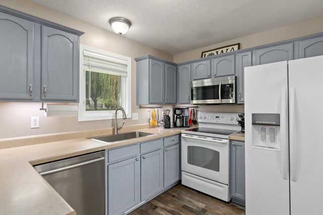 1331 E 18th Street, Norwalk, IA 50211