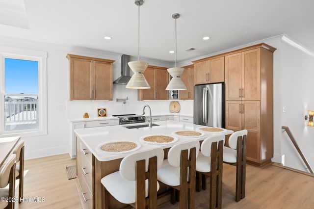 290 E Second Street, Ocean Isle Beach, NC 28469
