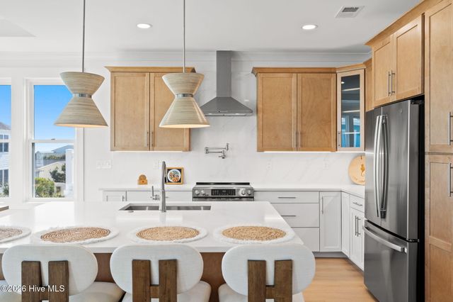 290 E Second Street, Ocean Isle Beach, NC 28469