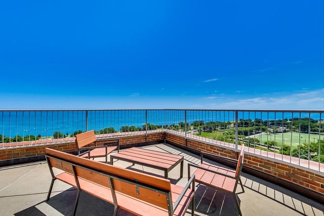 3100 N Lake Shore Drive 1506, Chicago, IL 60657