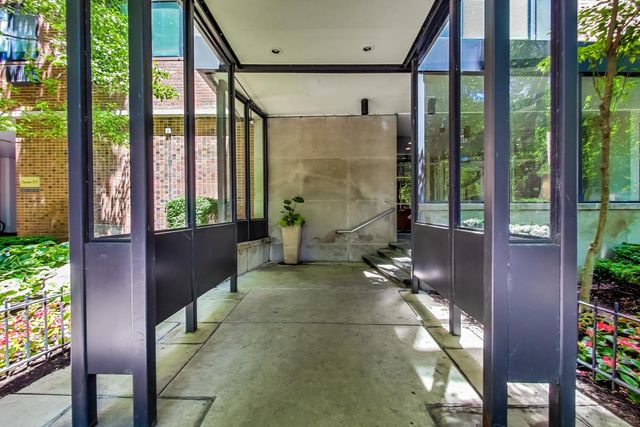 3100 N Lake Shore Drive 1506, Chicago, IL 60657