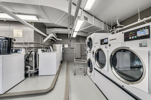 3100 N Lake Shore Drive 1506, Chicago, IL 60657