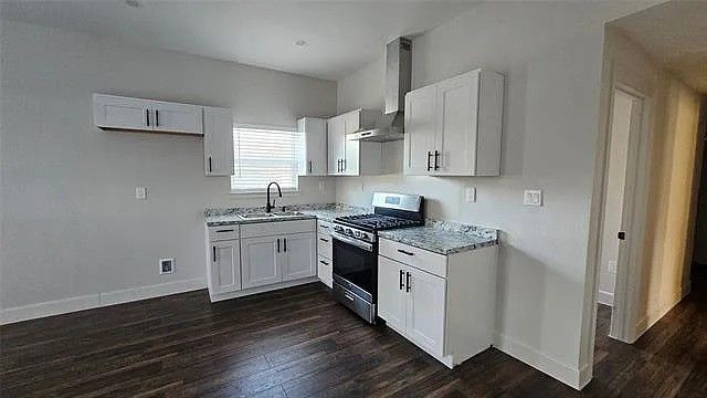 706 N Main Street, Ector, TX 75439