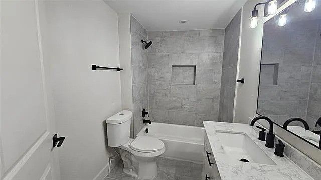 706 N Main Street, Ector, TX 75439