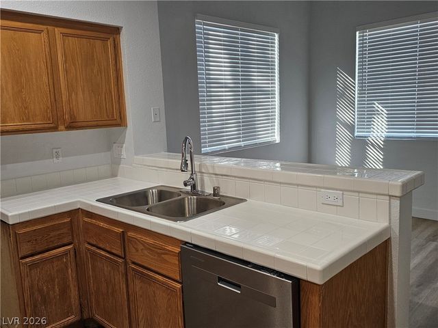 5155 West Tropicana Avenue 2069, Las Vegas, NV 89103