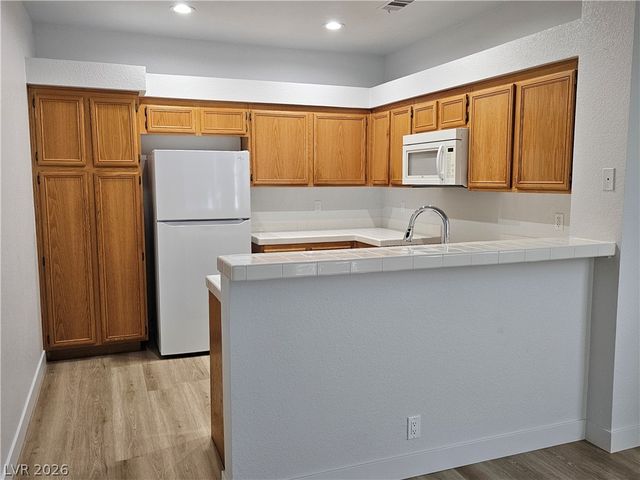 5155 West Tropicana Avenue 2069, Las Vegas, NV 89103