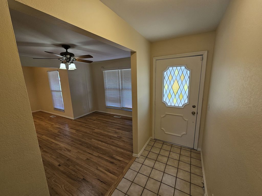 Image 13 of property listing at 57 Cherry Drive, Mt Vernon, IL 62864